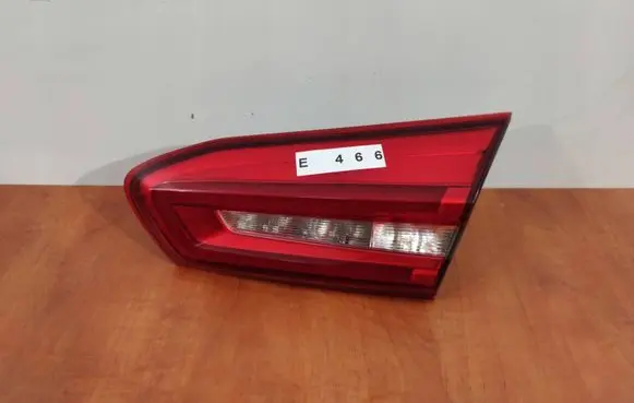 Ford Focus Tailgate rear/tail lights JX7B13A602VA 05062018 C519RL5