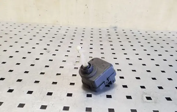 Audi 80 90 S2 B4 Headlight level adjustment motor 8A0941295B