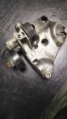 BMW 3 E46 A/C compressor mount bracket 7787319