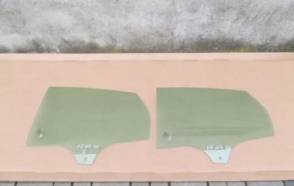Ford Focus Sliding door window/glass AS2M24100