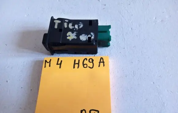 Suzuki Vitara (ET/TA) ESP (stability program) switch 1212123