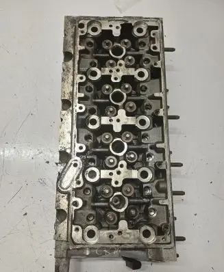 Volkswagen PASSAT B8 Engine head 04L103373E
