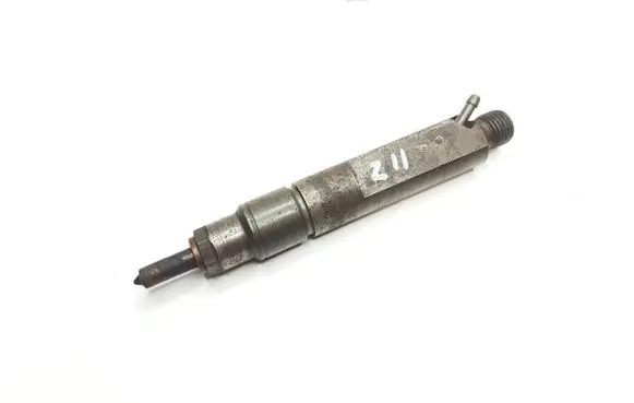 Volkswagen Golf IV Fuel injector 028130201T