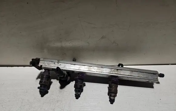 Volvo S40, V40 Fuel main line pipe 9146264 96W040146