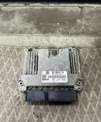 Skoda Octavia Mk2 (1Z) Engine control unit/module 03G906021LB 0281013238