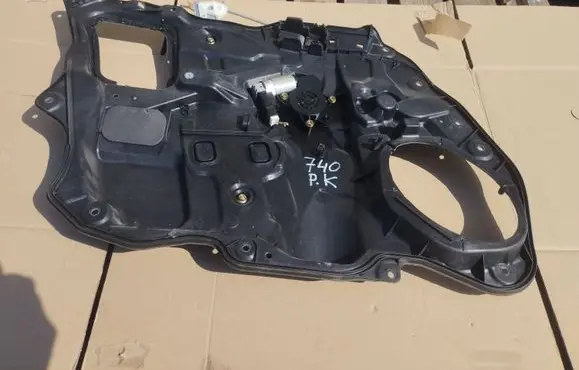 Mazda 3 I Front door window regulator with motor G22C5958X CM011640