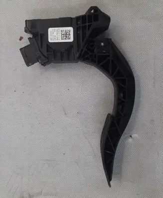 Audi Q7 4M Accelerator throttle pedal 8W1723523