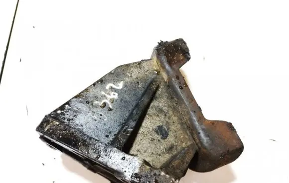 Opel Frontera B Engine mounting bracket