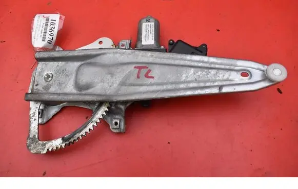 Toyota Avensis Verso Rear door window regulator with motor 69840-0F040