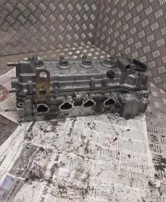 Nissan Almera N16 Engine head AU3UKL1