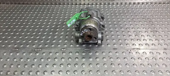 Volkswagen Polo III 6N 6N2 6NF Power steering pump 032145157A