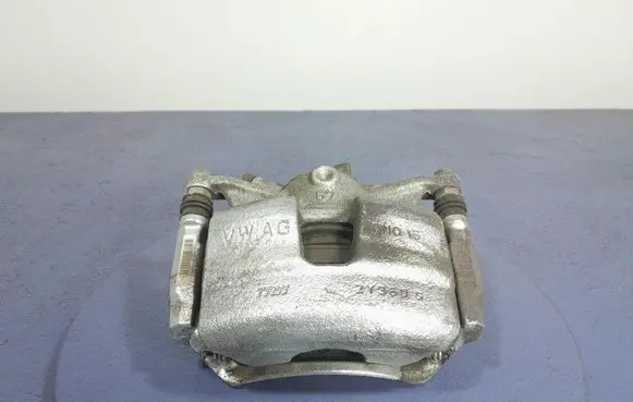 Nissan Atleon Front brake caliper