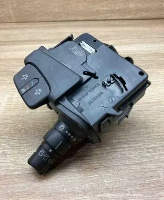 Renault Clio III Wiper control stalk 7701068114A WITHPLUG