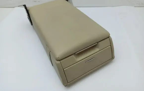 Mercedes-Benz S W221 Rear seat armrest 