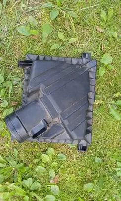 Toyota Avensis T270 Air filter box cover 3465455 10543510