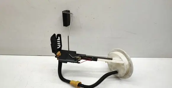 BMW 5 E60 E61 Fuel level sensor 6765849