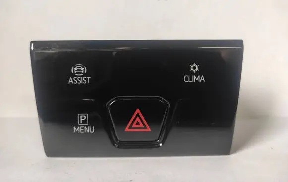Volkswagen Golf VIII Hazard light switch 5H0925200T 10527175