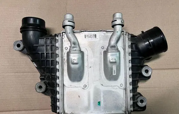 Land Rover Evoque I Intercooler radiator GJ329L440AD