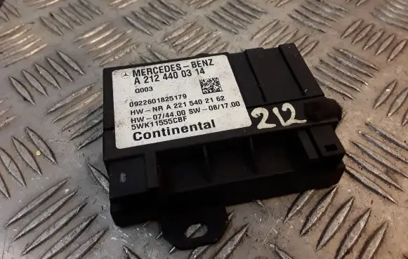 Mercedes-Benz E W212 Fuel injection pump control unit/module 2124400314 A2124400314
