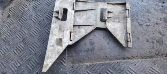 Volvo S70 V70 V70 XC Front bumper mounting bracket 09151504