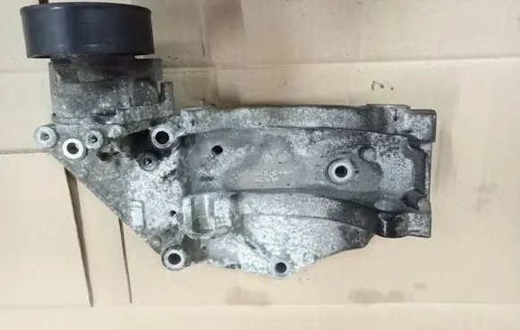 Volvo S40 Generator/alternator bracket 9682367380