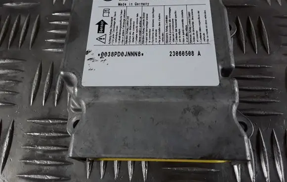 Skoda Octavia Mk2 (1Z) Airbag control unit/module 1K0909605T 5WK43412