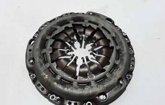 Dacia Duster Pressure plate 8200889321