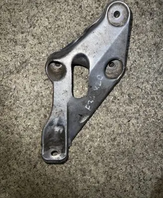 BMW 5 E34 Engine mounting bracket 1133363