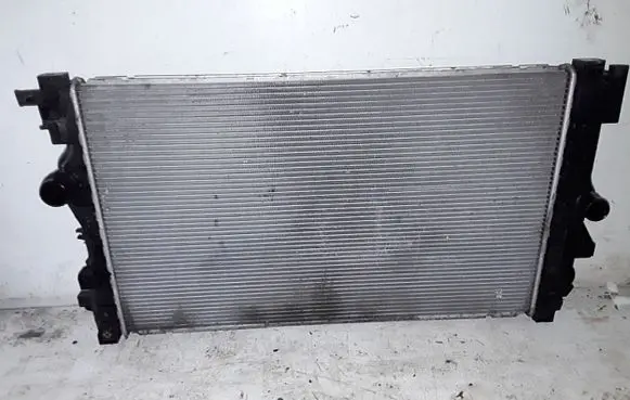 Opel Zafira C Coolant radiator