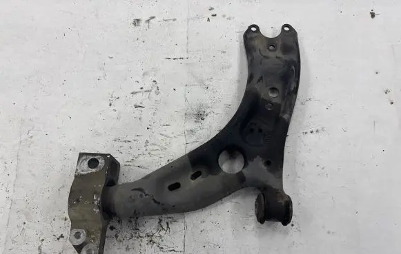 Volkswagen PASSAT CC Front lower control arm/wishbone