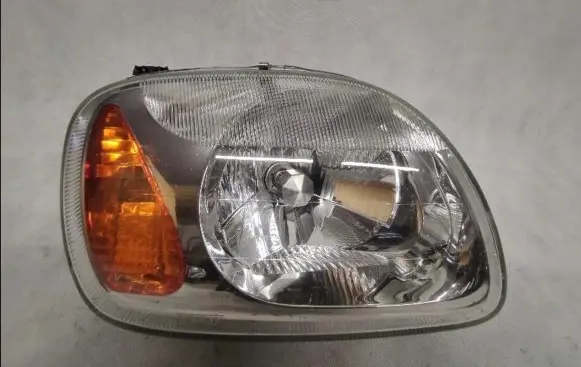 Nissan Micra Headlight/headlamp 260101F511
