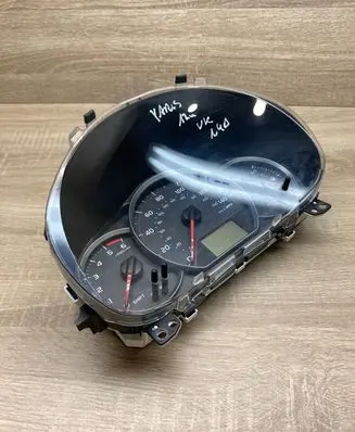 Toyota Yaris Speedometer (instrument cluster) 838000DQ40 MB1575505345