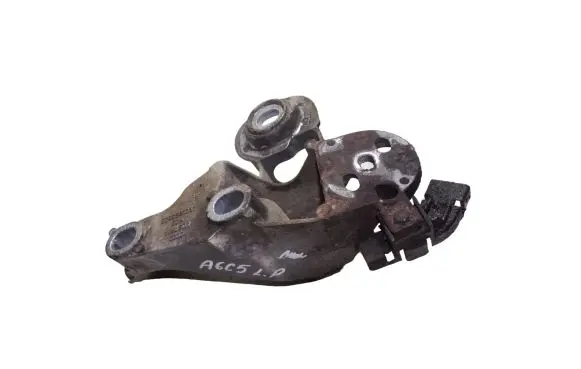 Audi A6 S6 C5 4B Engine mounting bracket 4B0199352B