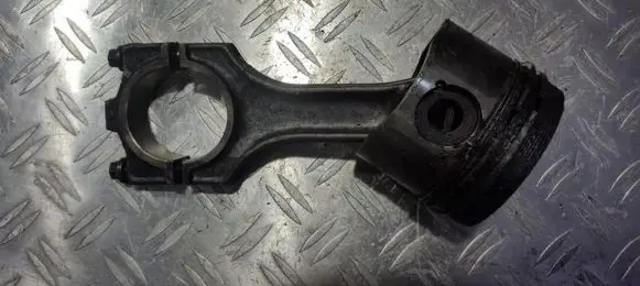 BMW 5 E39 Piston with connecting rod