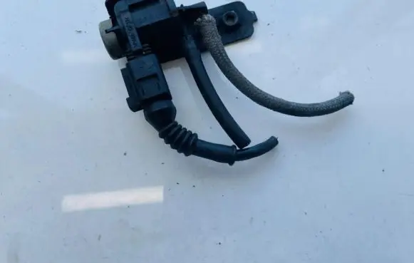 Audi A6 S6 C5 4B Turbo solenoid valve 1j0906283c