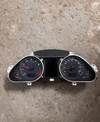 Audi A6 S6 C5 4B Speedometer (instrument cluster) 4F0920901B