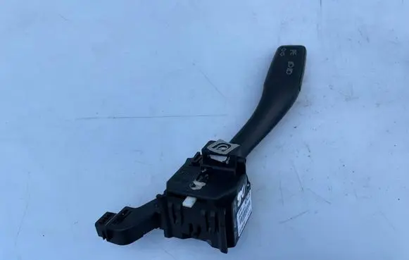 Seat Leon (1P) Indicator stalk 8P0953513A 01103600