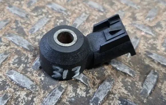 Cadillac Escalade Detonation knock sensor 12570125