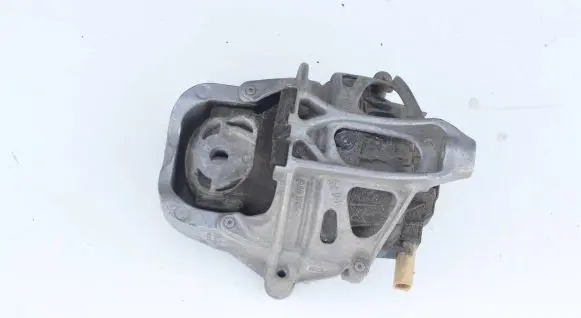 Audi Q7 4M Engine mount bracket 4M0199372C