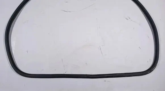 Trunk rubber seal (body)