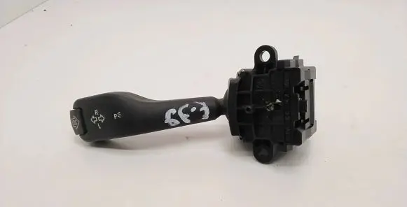 BMW 5 E39 Indicator stalk 8363668K 0110401025