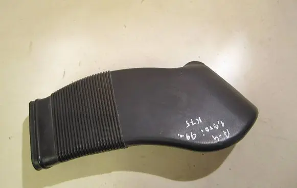 Audi A4 S4 B5 8D Air intake hose/pipe 8D0129617E