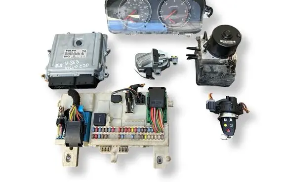 Volvo C70 Engine ECU kit and lock set 0281012103 30771550AB