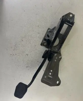 Volvo V50 Clutch pedal 4N512467CG 31202370