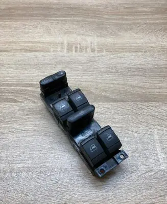 Volkswagen PASSAT B5 Electric window control switch 