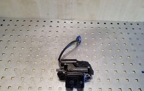 Toyota Avensis T250 Tailgate/trunk/boot lock/catch/latch