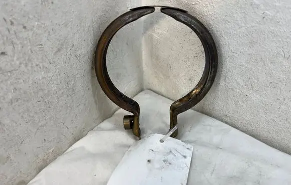 Volkswagen Golf VIII Muffler pipe connector clamp 