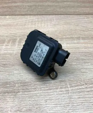 Audi A6 S6 C5 4B Air flap motor/actuator 4B1820511B 0132801135