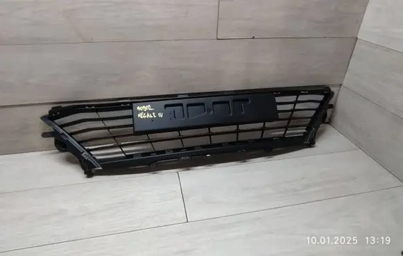 Renault Megane IV Front bumper lower grill 622542307R
