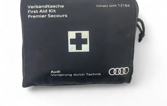 Audi Q3 F3 First aid kit 8W0860282F